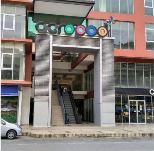 H&F Homestay The Two Owls Nest Aeropod Sovo Studio Room - 2 Queen Bed - Near Airport - Free Parking Κότα Κιναμπαλού Εξωτερικό φωτογραφία